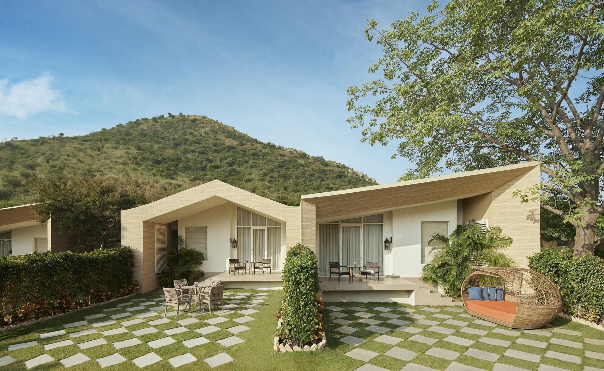 Hotel Taj Aravali & Udaipur
