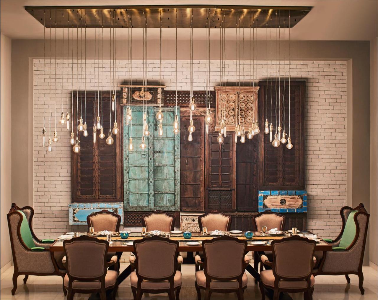 Taj Aravali & Hotel 5*